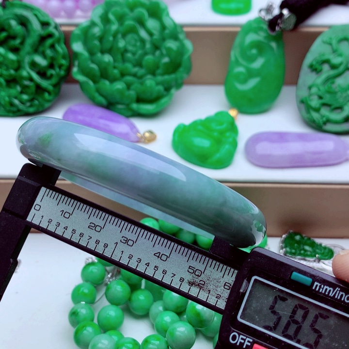 翡翠未镶嵌手镯手镯