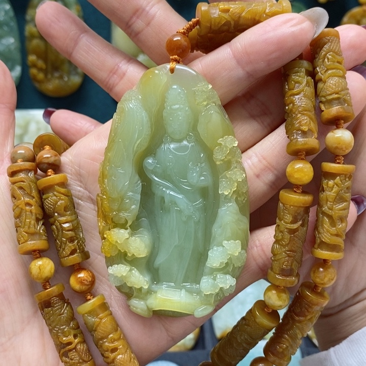 蛇纹石玉挂件未镶嵌轻****尘