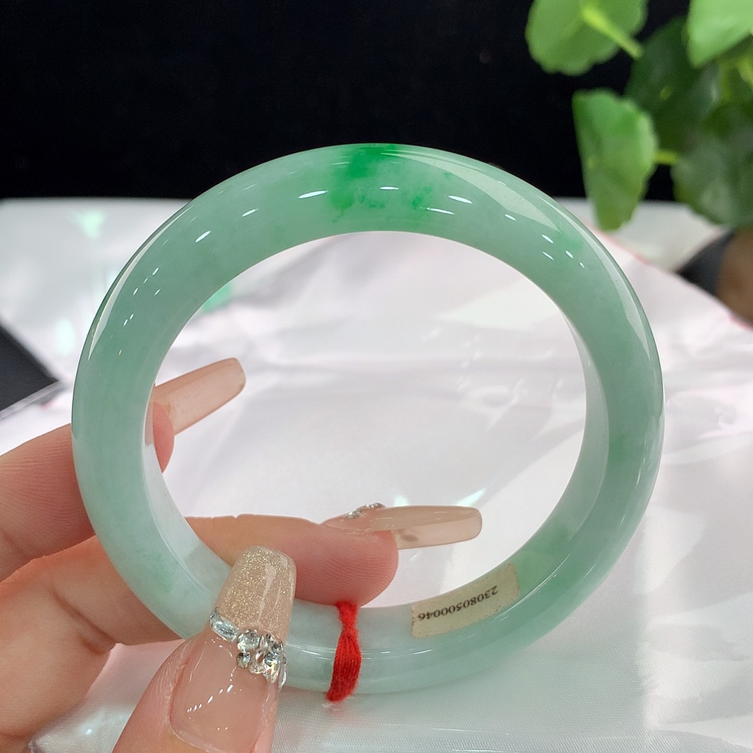 翡翠手镯未镶嵌正55/56