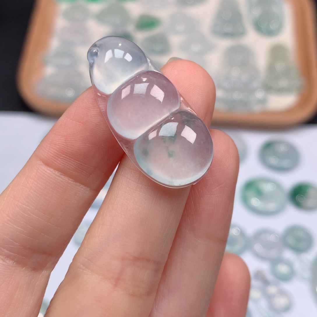 翡翠颈饰未镶嵌高冰福豆