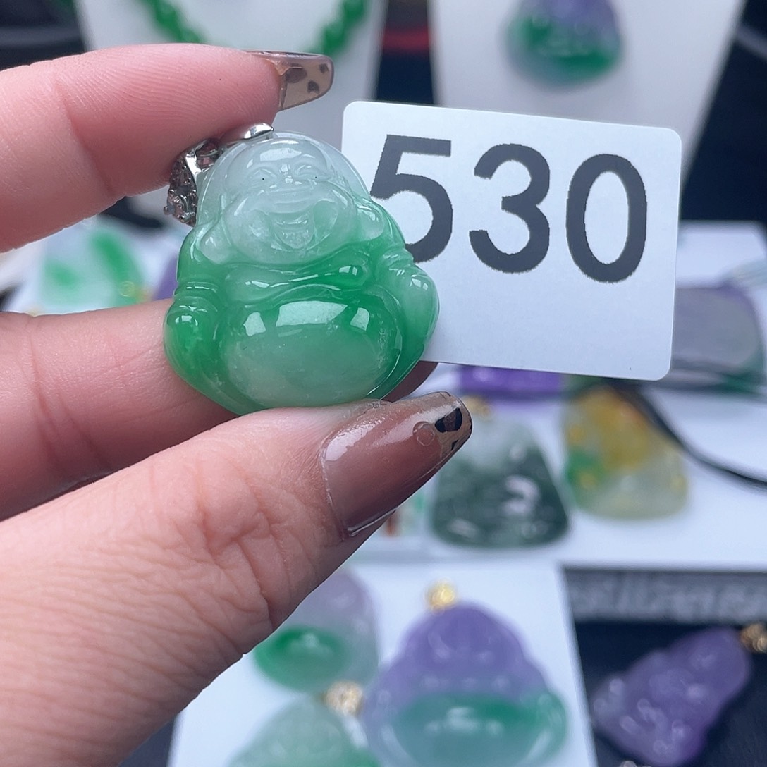 翡翠吊坠(赠链)未镶嵌