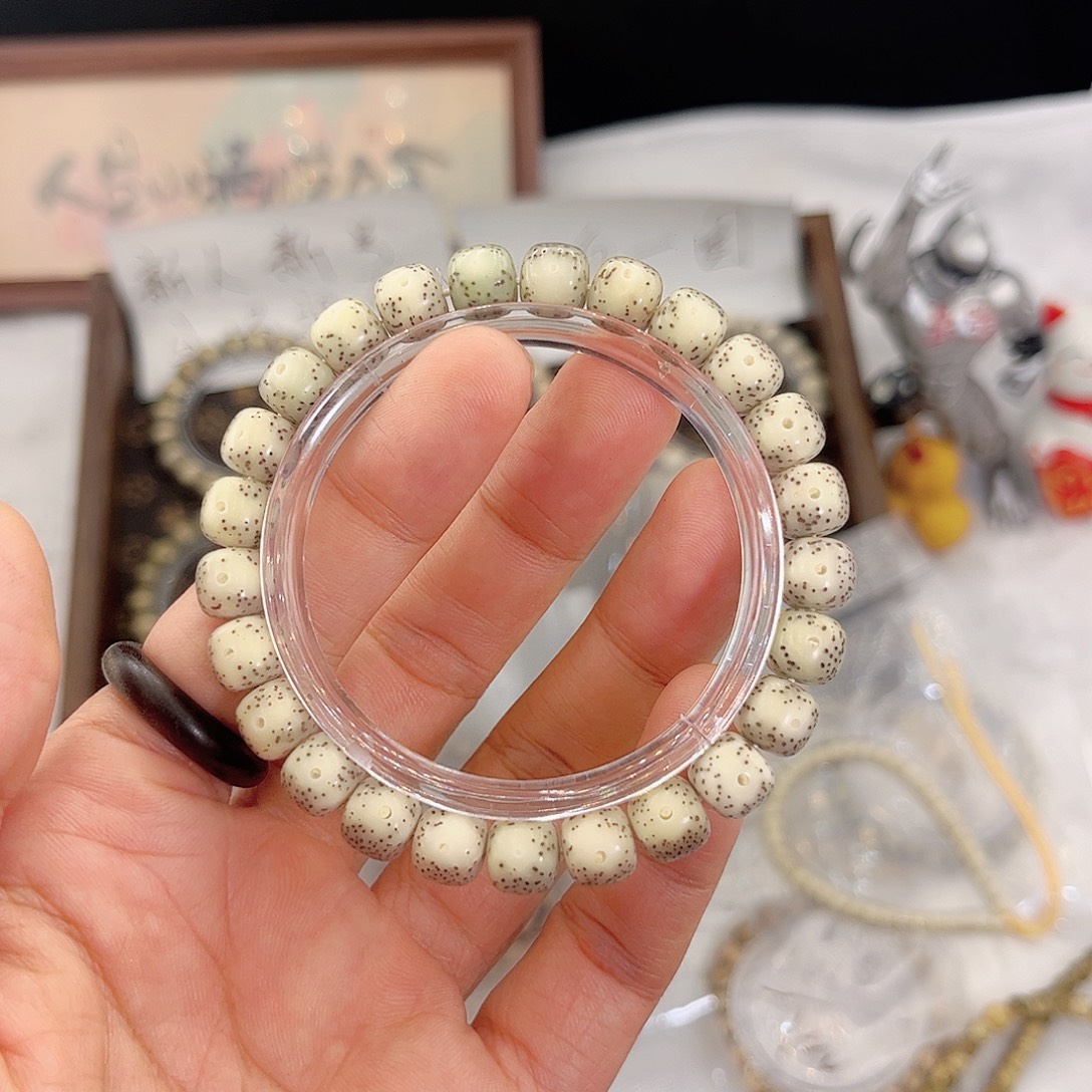 龙脊菩提吊坠18 号.  星月菩提.  一物一图. 