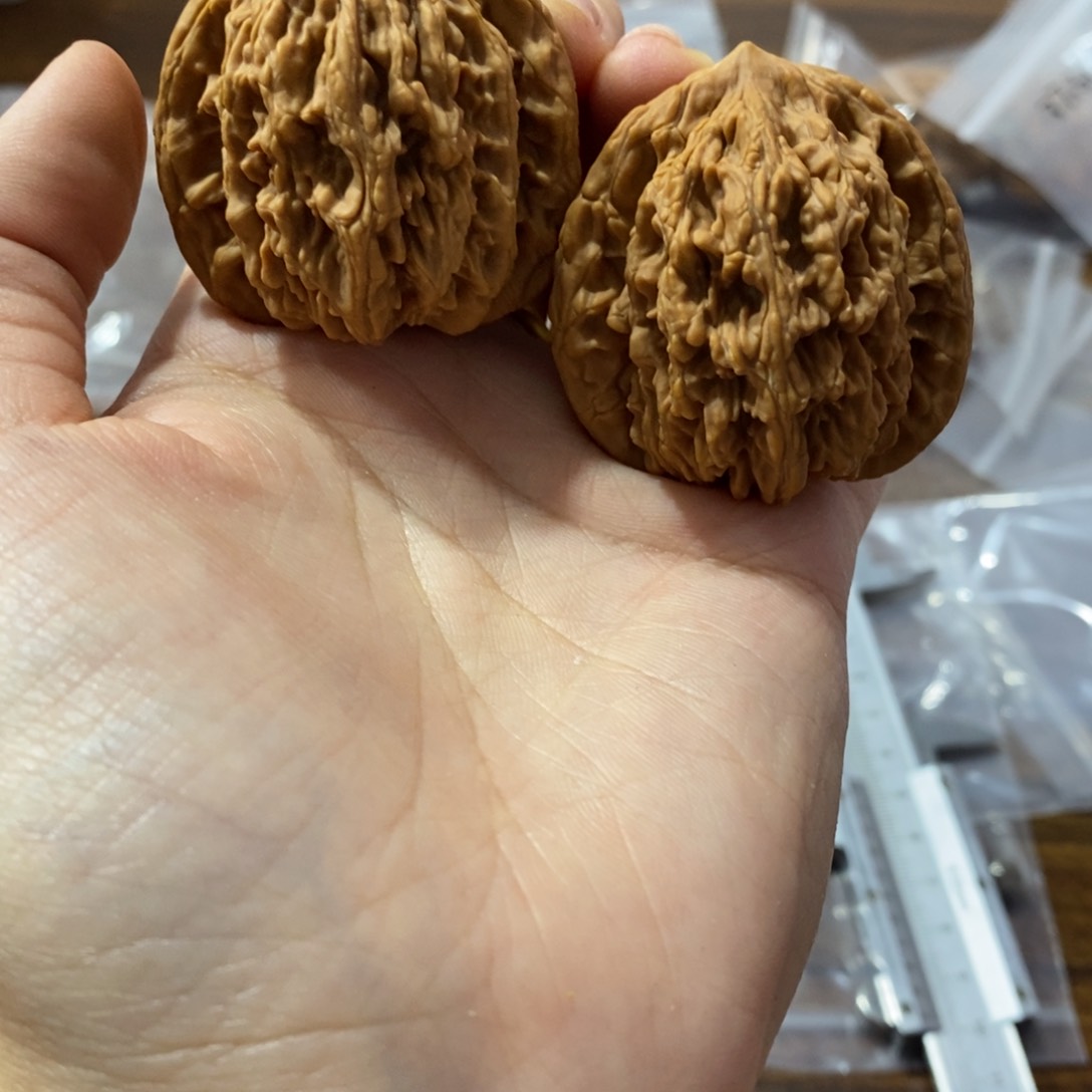 文玩核桃吊坠流***毛虎头60