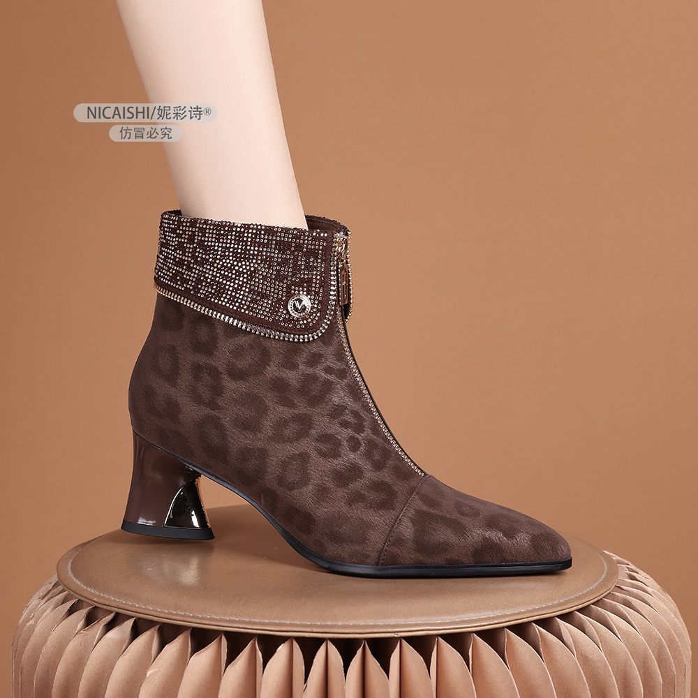 2025年新款欧美粗跟尖头短靴时尚侧拉链显瘦加绒舒适时装女靴3690