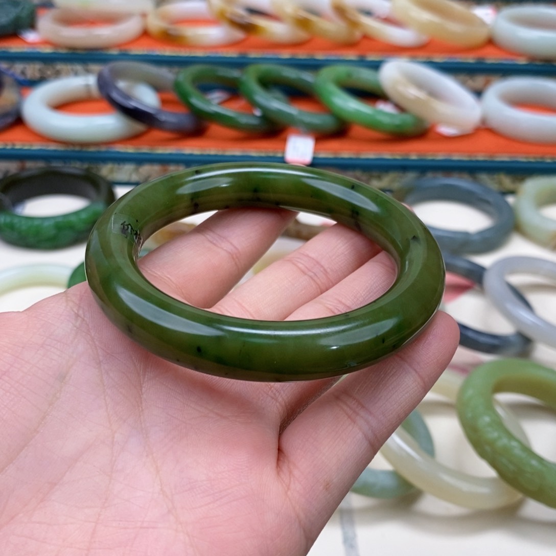 和田玉手镯秋香色58胖圆未镶嵌