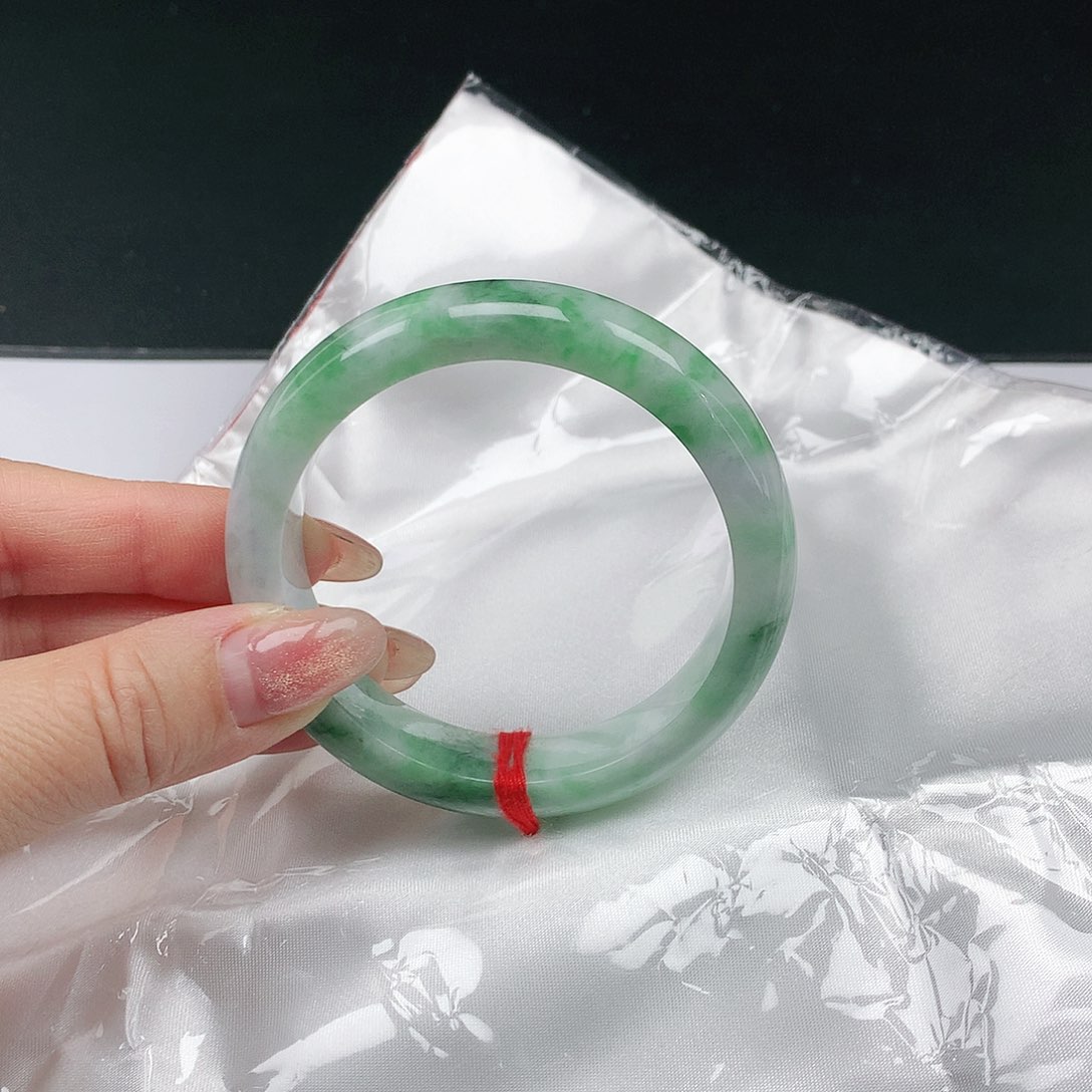 翡翠手镯未镶嵌翡翠068
