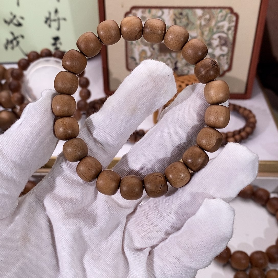 檀香木手串/手链顺纹黑肉10*10树心瑕疵福利