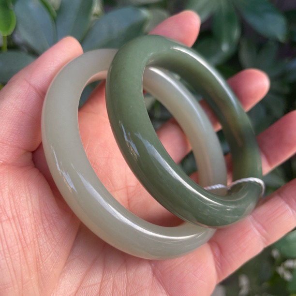 纯天然新疆正宗和田玉镯子手镯平安镯大气百搭送礼多样性拍一发一