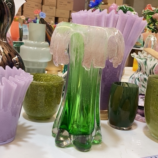 琉璃花瓶高25厘米口径6厘米
