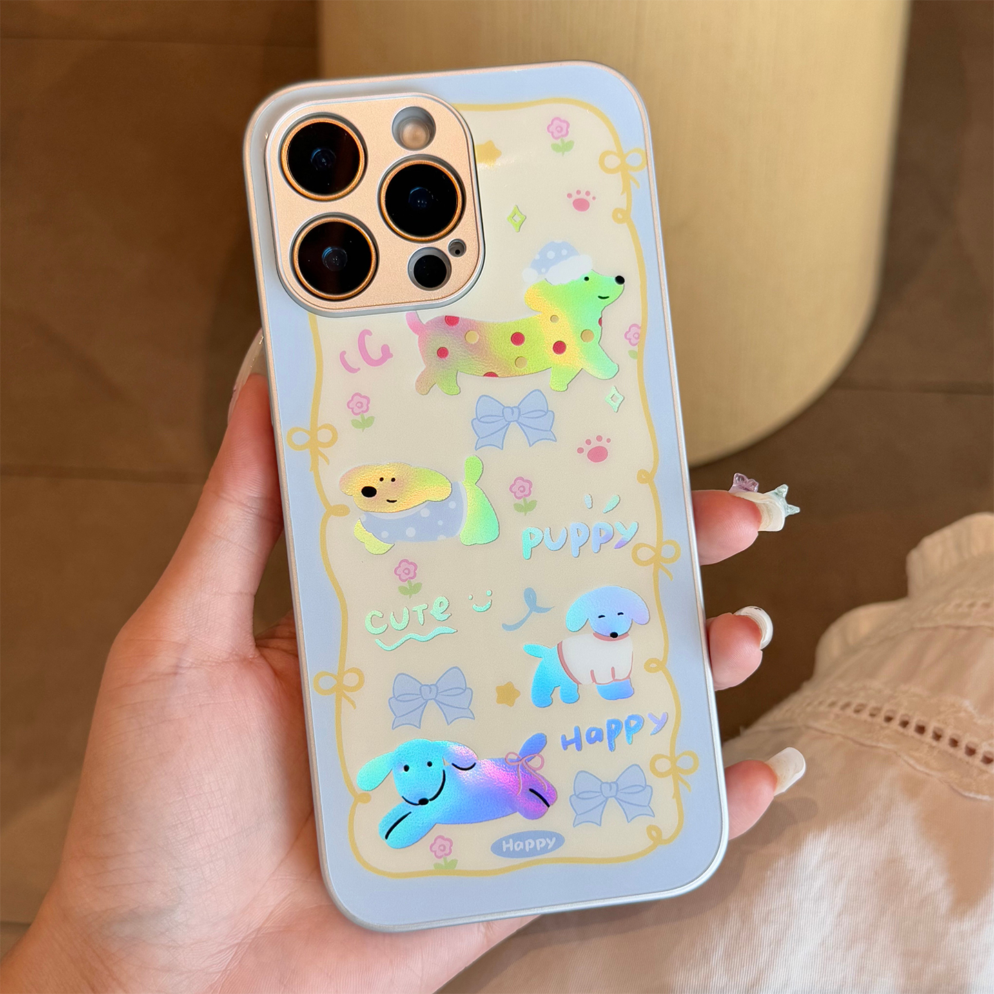 【苹果/华为/荣耀/OPPO/vivo/小米】蝴蝶结小狗适用炫彩镭射手机壳