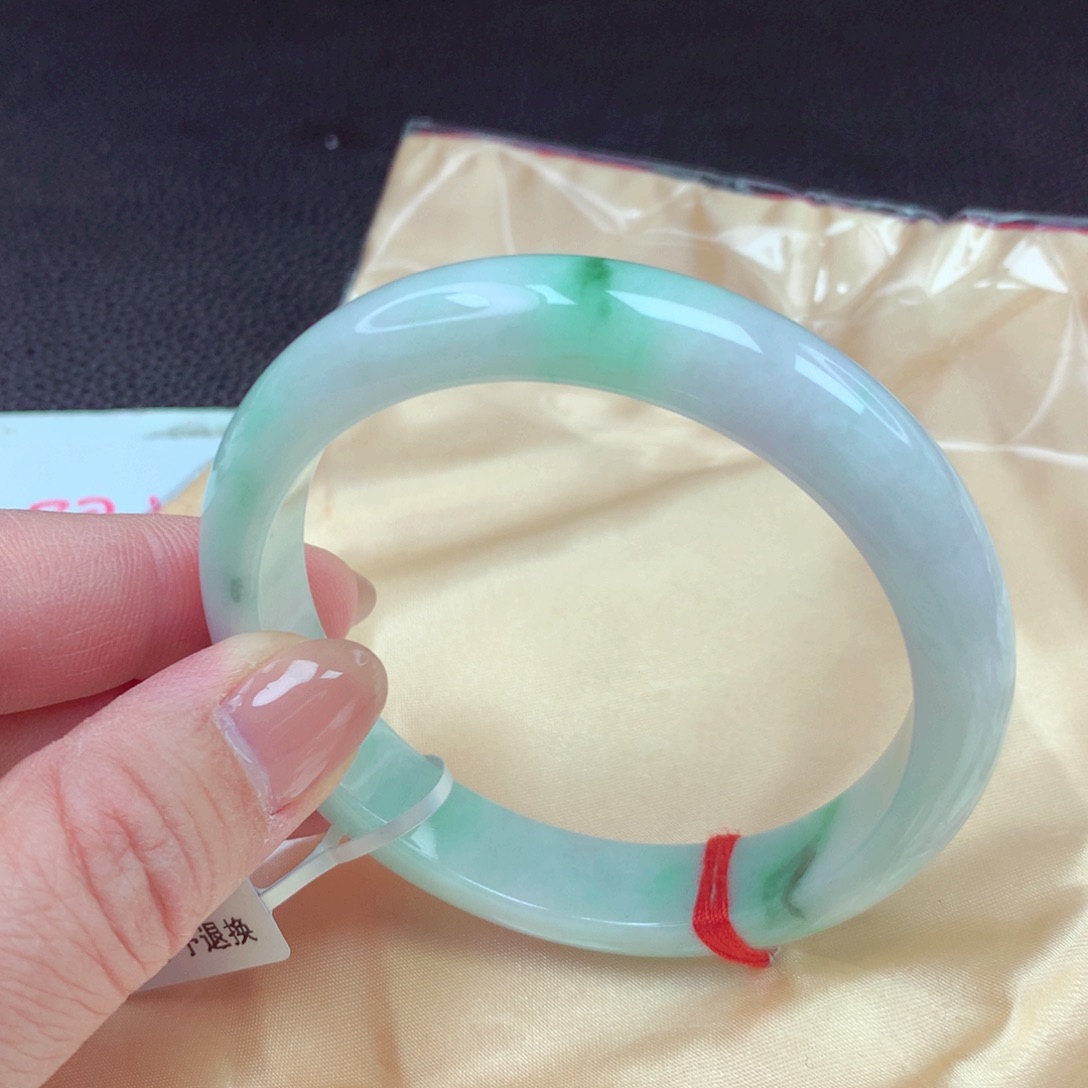 翡翠手镯未镶嵌手镯88