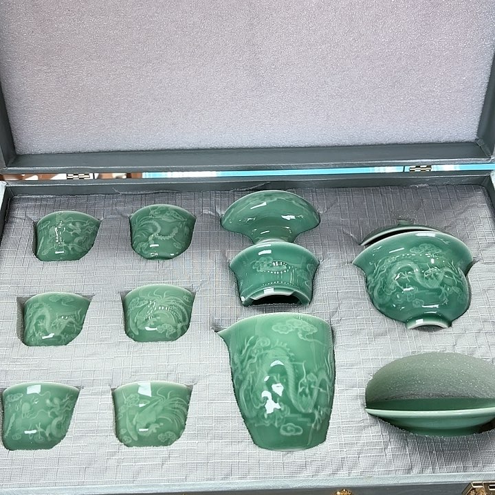 孤品茶具套装等。         