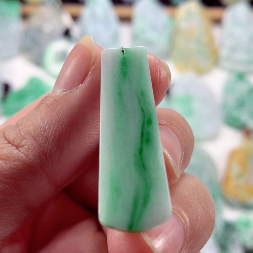 【闪购商品】翡翠吊坠(不含链)未镶嵌