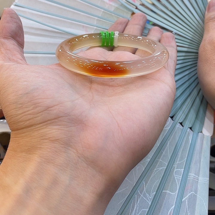 玛瑙/玉髓手镯未镶嵌快***萝
