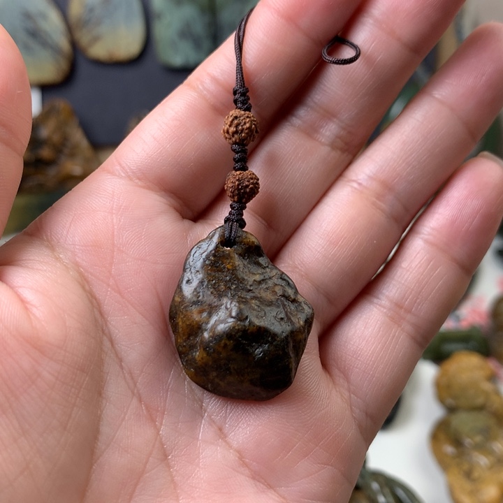 岫岩河磨玉（透闪石质玉）挂件未镶嵌