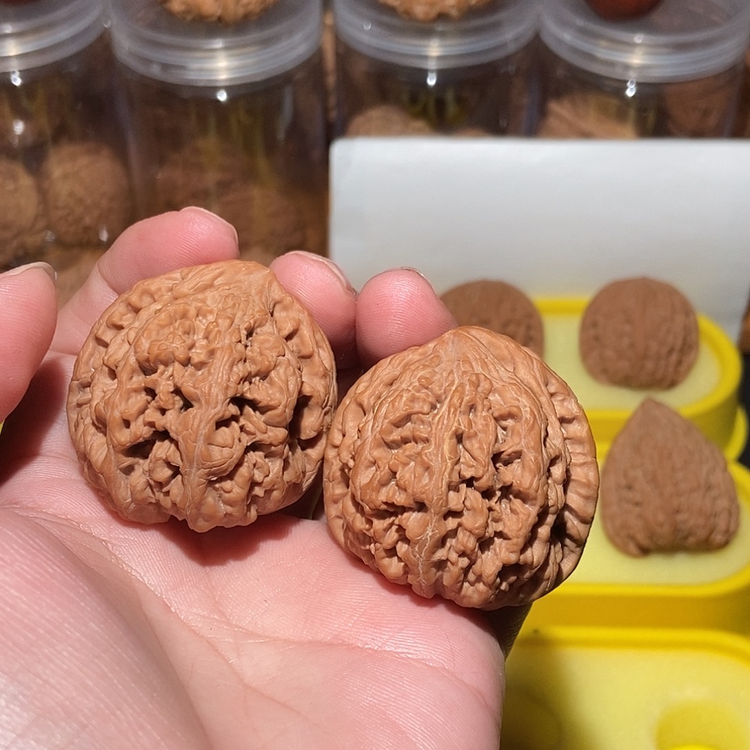 吊坠文玩核桃粗筋座山雕