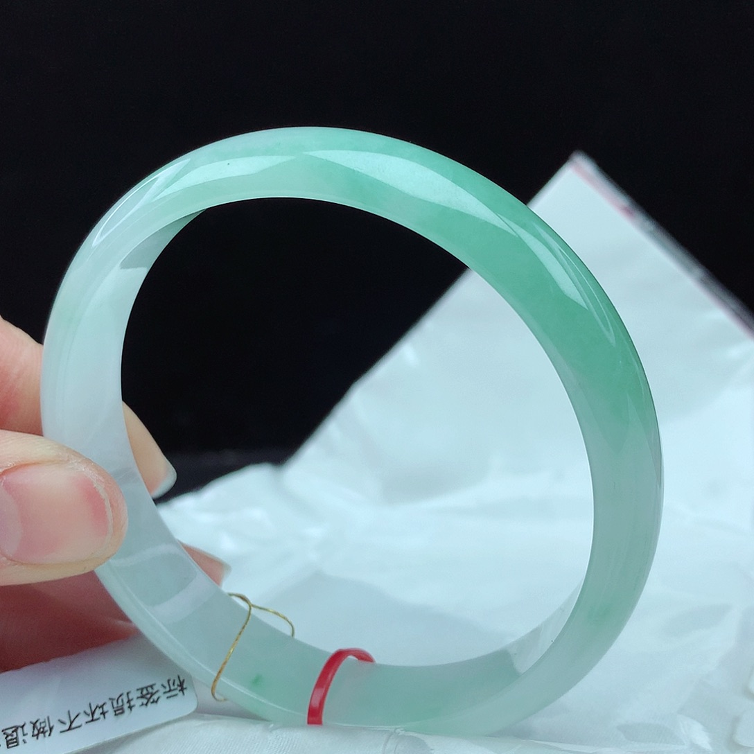 翡翠手镯未镶嵌阿*62圈3653