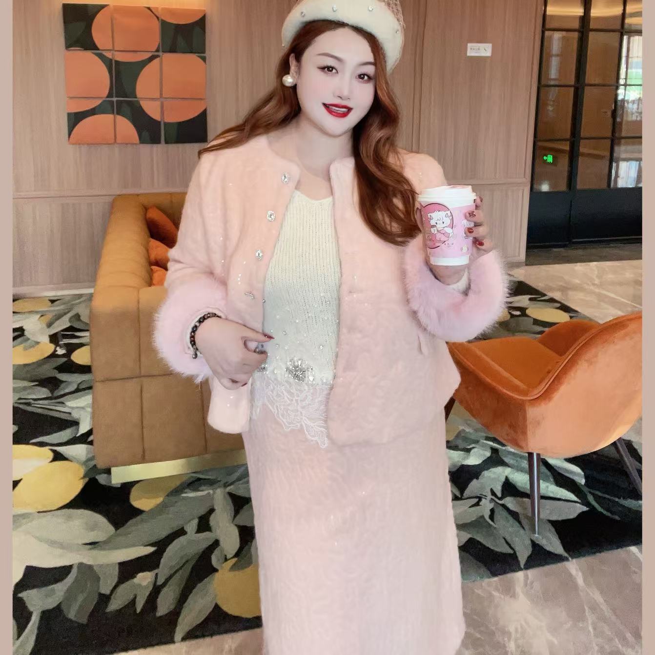 【港岛之恋】钻石家大码轻奢亮片菱格夹棉外套半身裙套装 DTZ2425