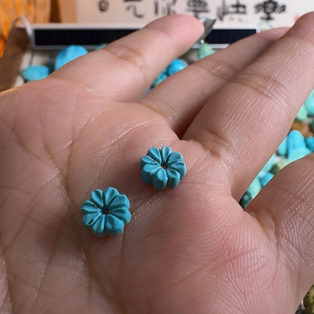 绿松石珠宝奇石未镶嵌原矿绿松石高瓷蓝花花隔片手串配饰隔片