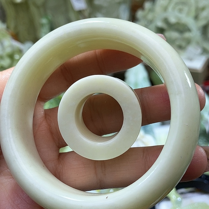 岫玉岫玉一套未镶嵌