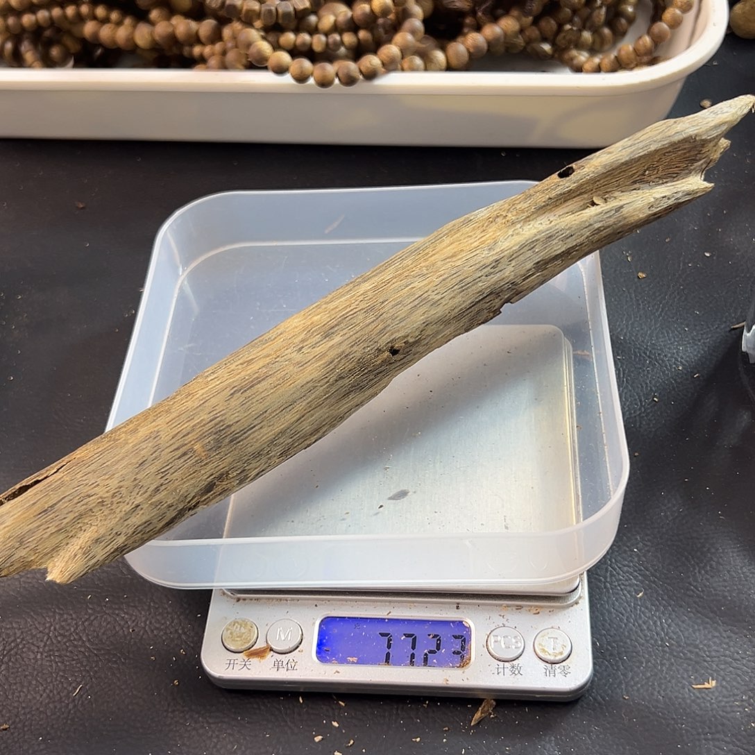 奇楠虫漏块料77克
