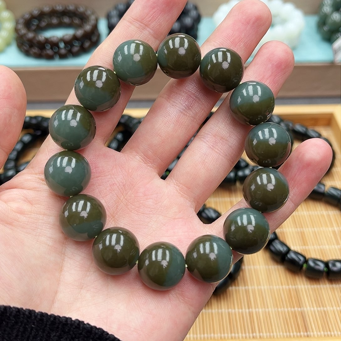 未镶嵌和田玉手链