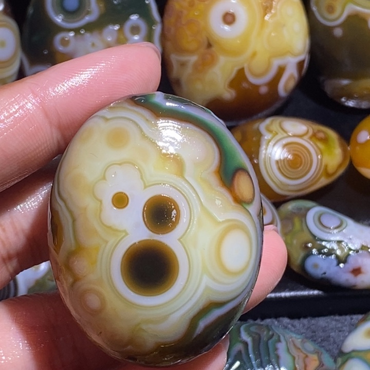 玛瑙/玉髓未镶嵌珠宝奇石137