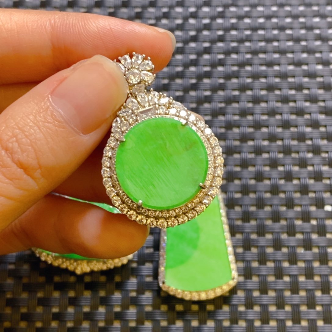 翡翠颈饰银S925镶嵌吊坠