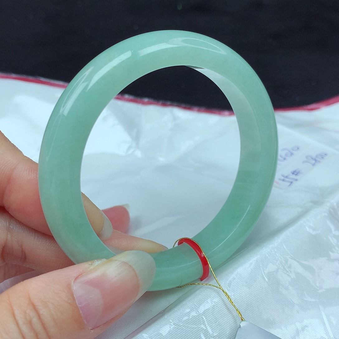 翡翠手镯未镶嵌55圈070