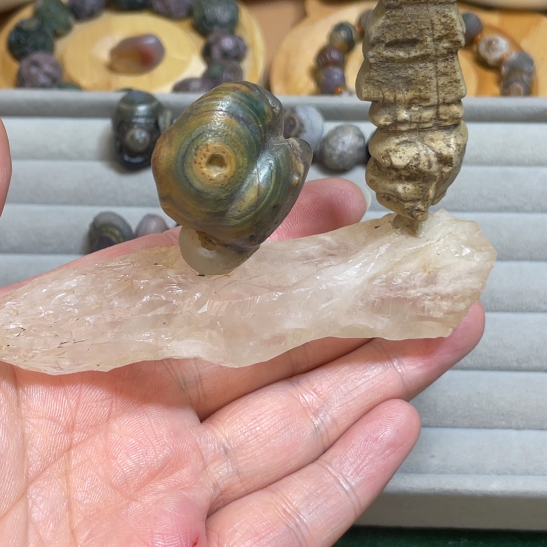 大理石非金属乘风破浪眼睛石小品摆件