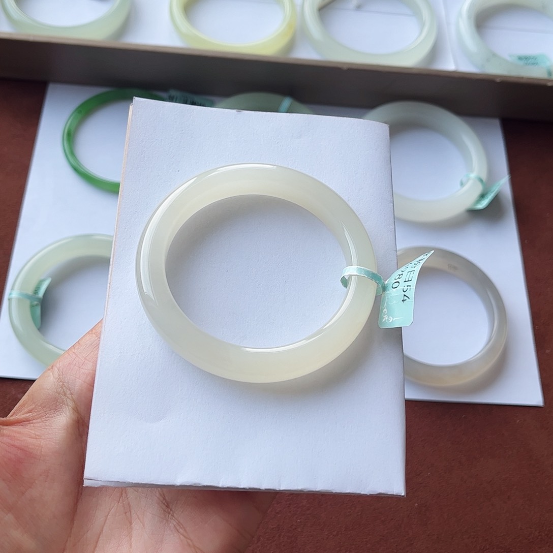 和田玉手镯未镶嵌小*