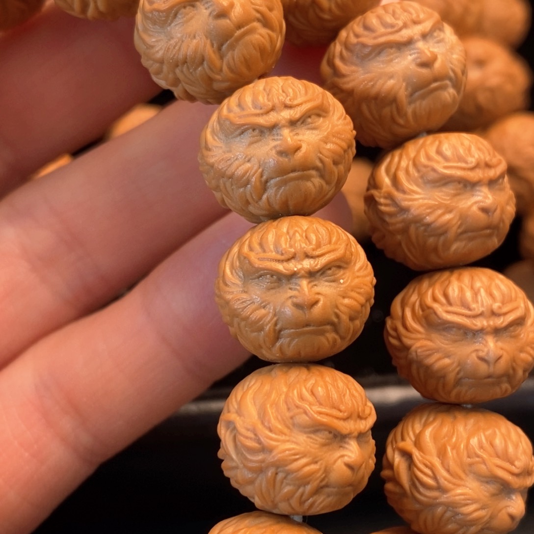 猴头核桃手串画*大胜