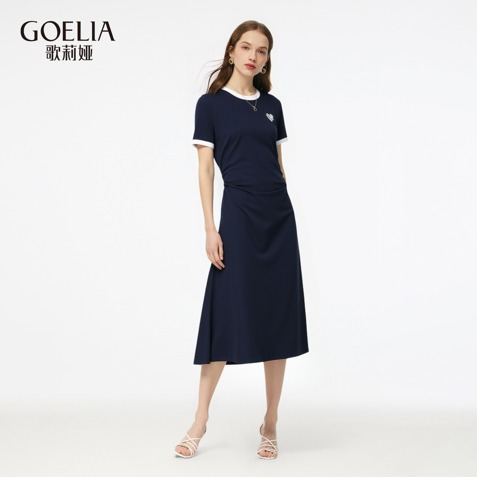 歌莉娅 夏日新品  千金风短袖针织连衣裙  1E7J4H160