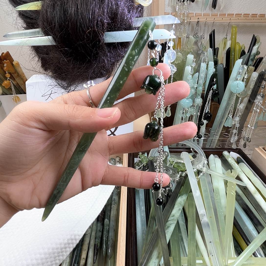 蛇纹石玉发饰未镶嵌