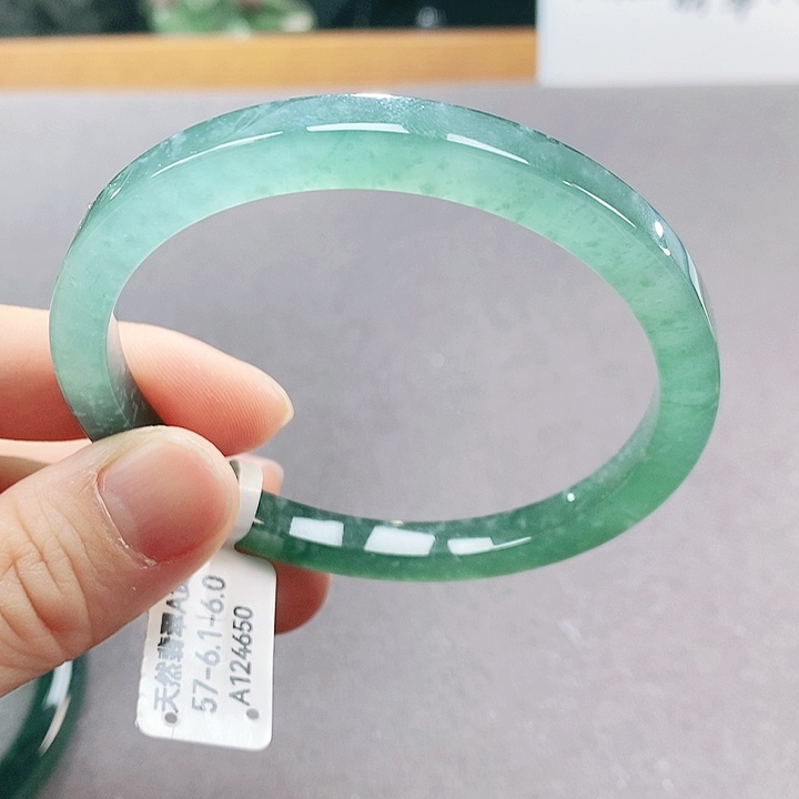 【闪购商品】翡翠手镯（圆镯）未镶嵌