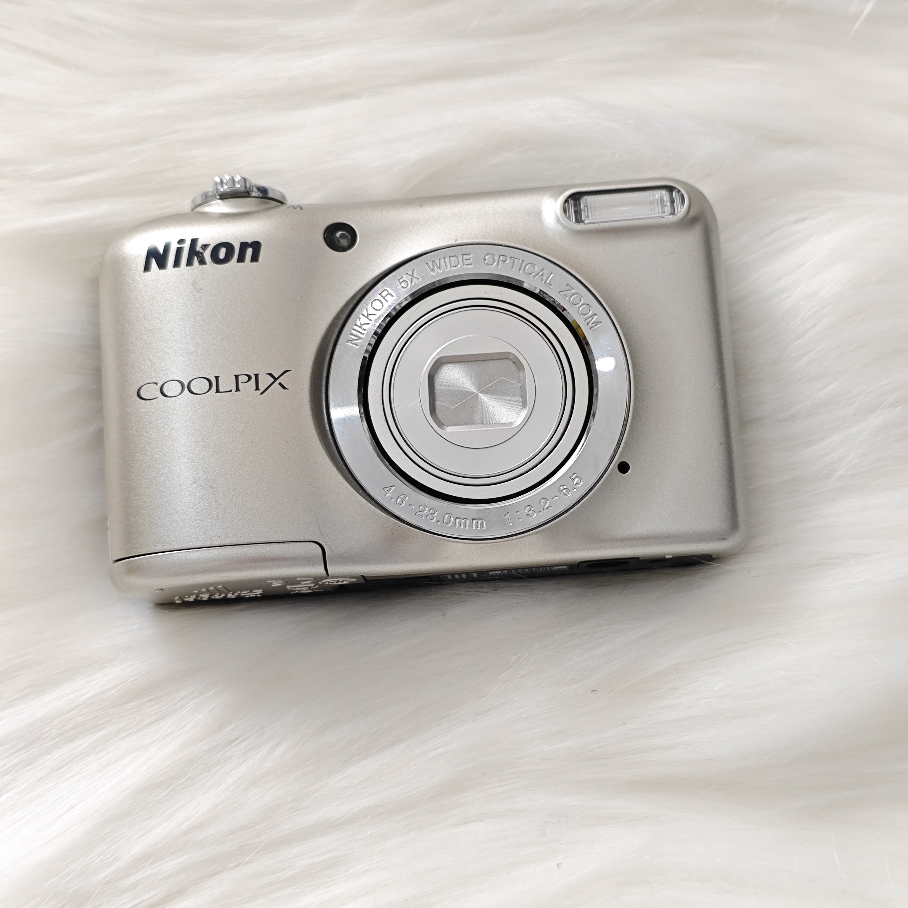 9新 Nikon/尼康 l31 小机皇 出片清晰冷白皮 自备五号电池