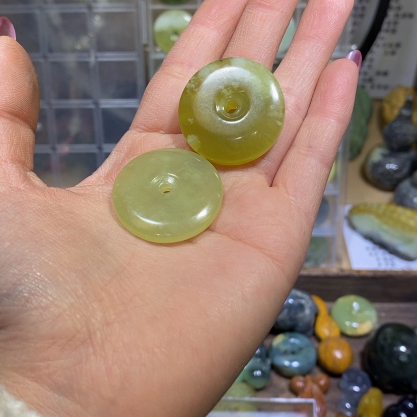 【闪购商品】蛇纹石玉颈饰未镶嵌81