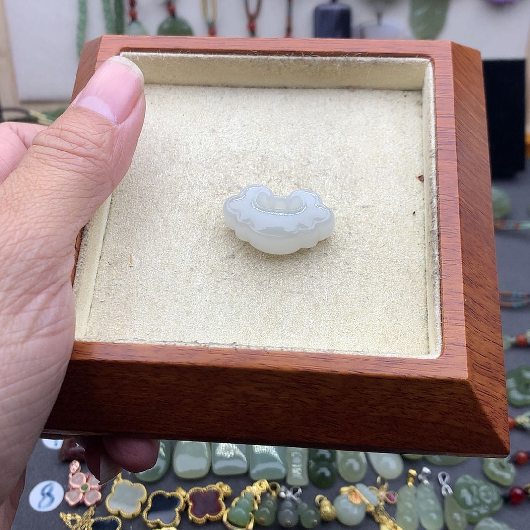 和田玉吊坠(不含链)未镶嵌