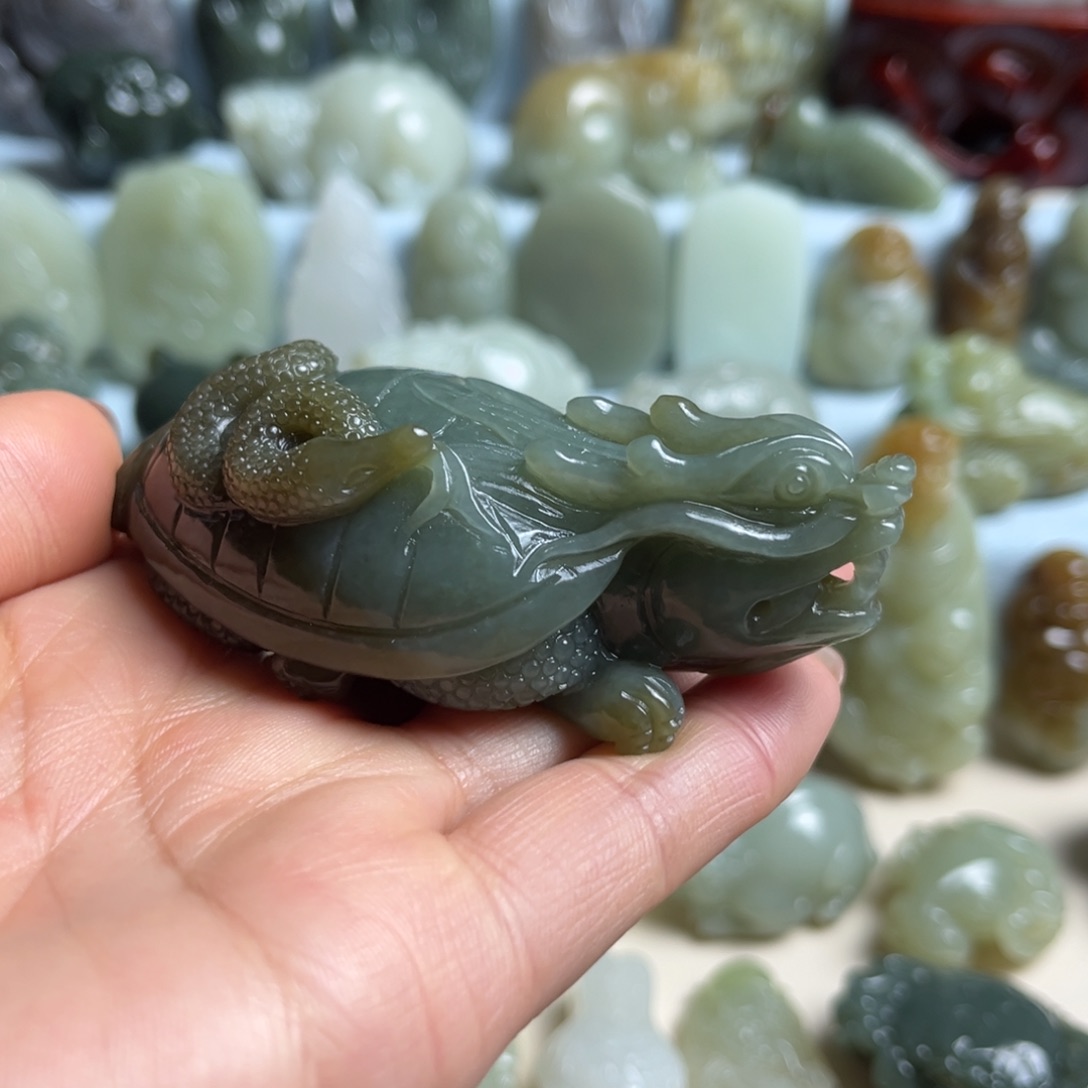 和田玉未镶嵌把件