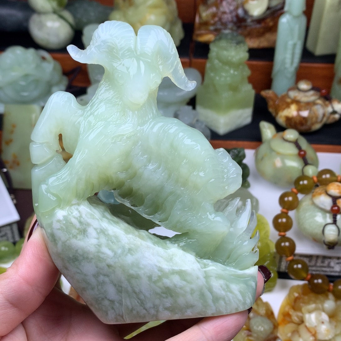 岫玉手把件未镶嵌