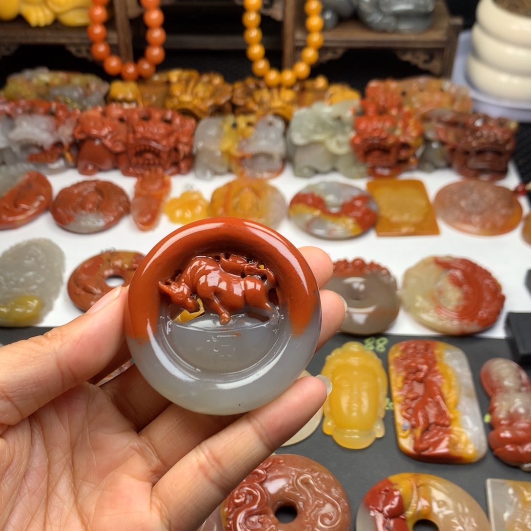 石英质玉（黄龙玉）未镶嵌挂件