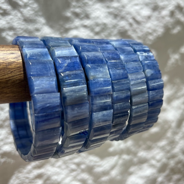 【晶澜月】T012天然蓝晶石手牌 多样性发其一