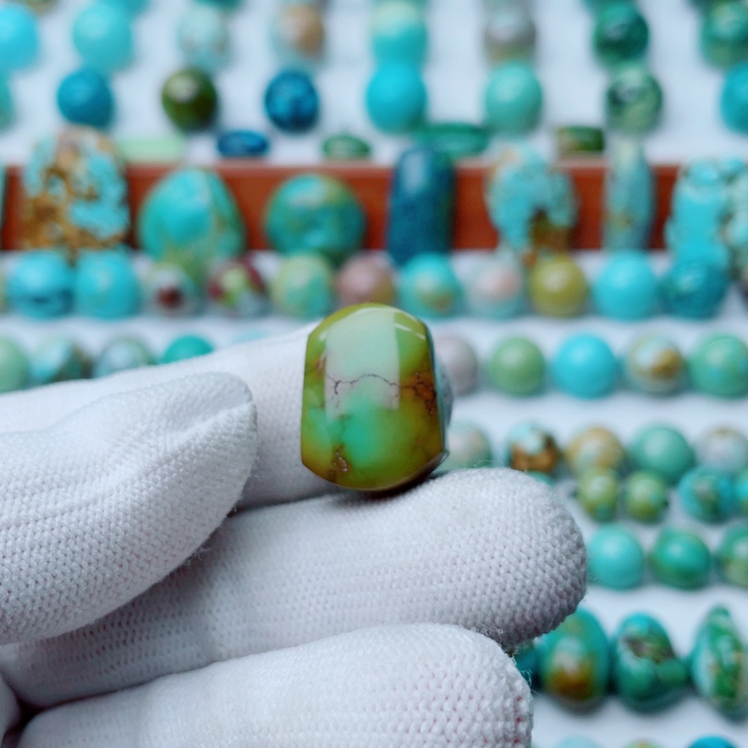 未镶嵌绿松石珠宝奇石