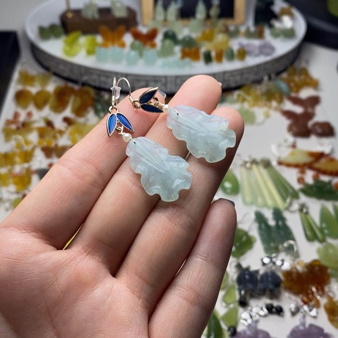 芬***芳蛇纹石玉合金耳饰/颈饰