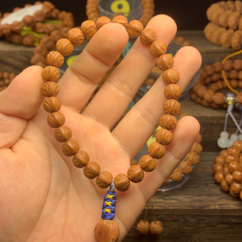 【闪购商品】桃核吊坠艳*天10玉龙脊