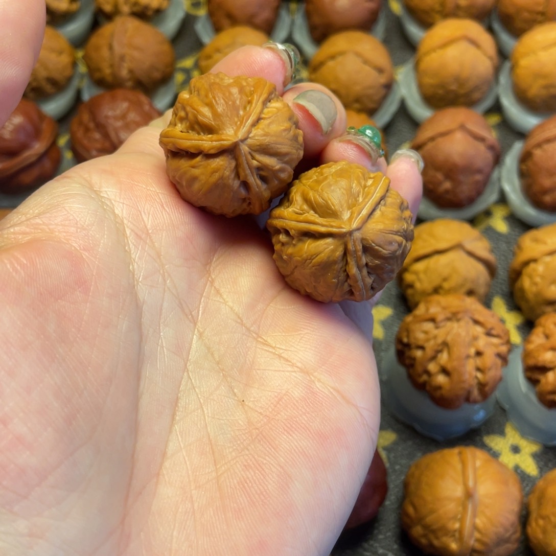 文玩核桃把件三棱