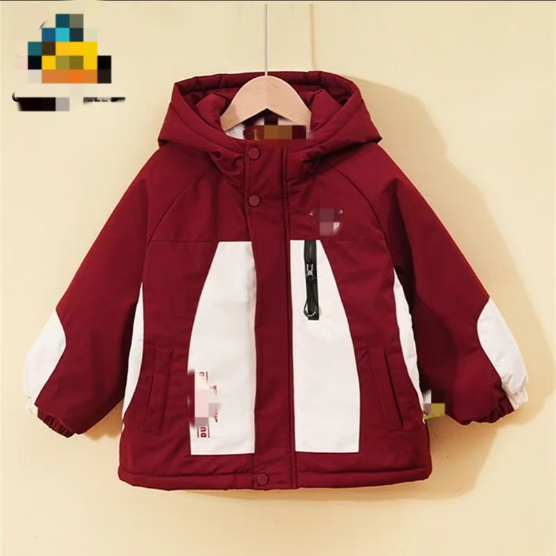 D20男女童加绒红色冲锋连帽外套