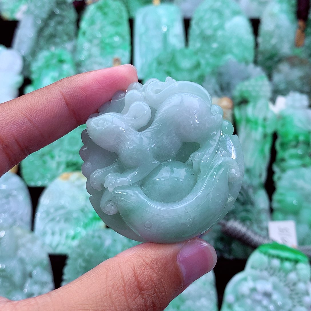 吊坠(不含链)未镶嵌翡翠
