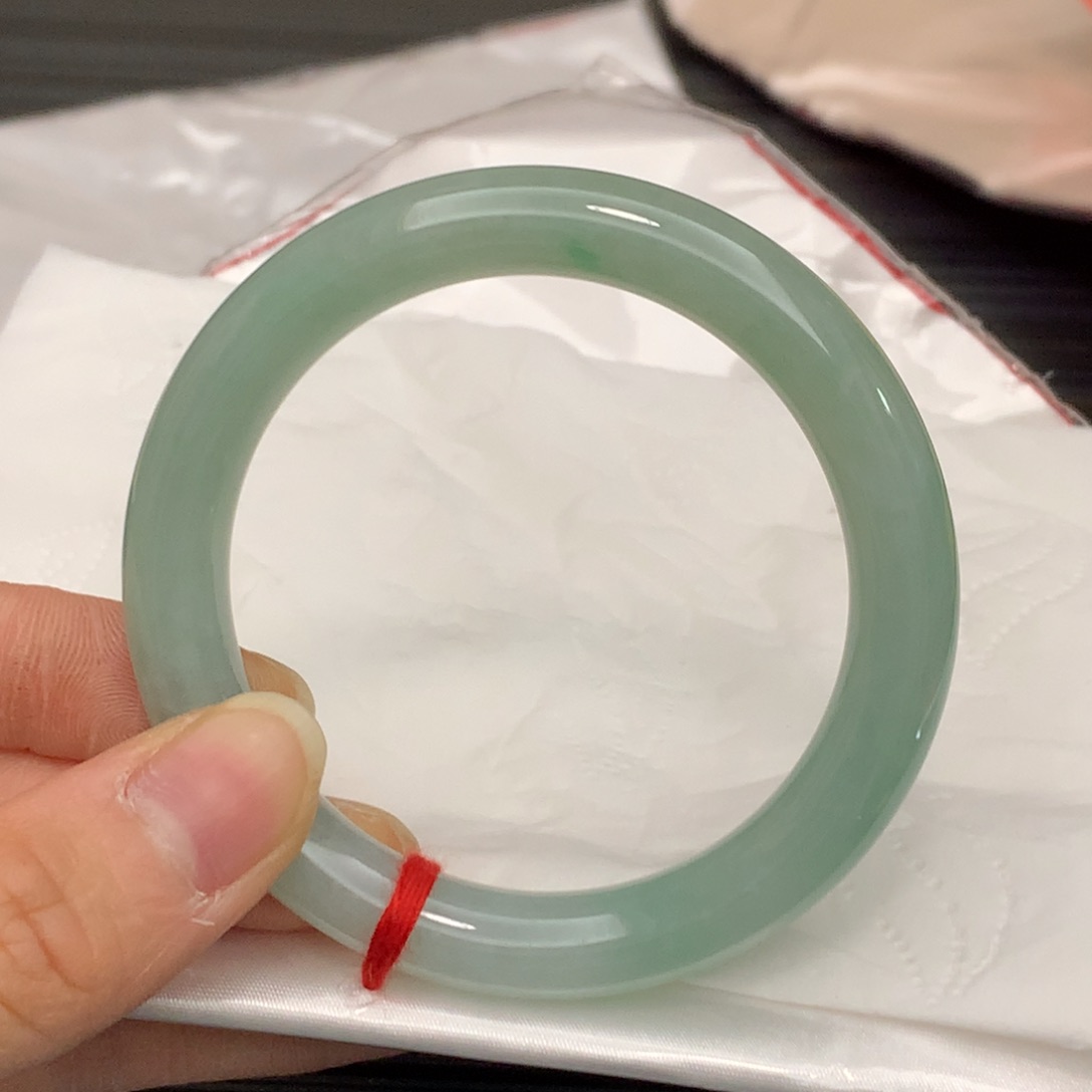 翡翠手镯未镶嵌翡翠手镯未镶嵌53圈口