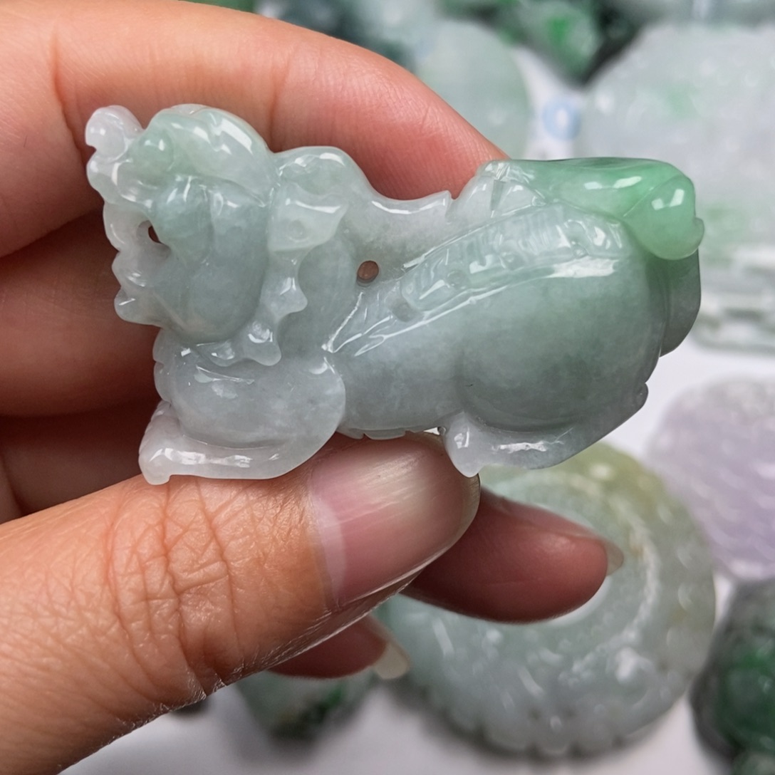 翡翠未镶嵌颈饰翡翠